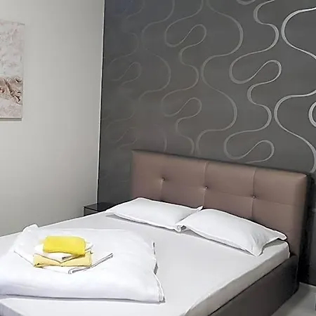 Hotel Fara Nume