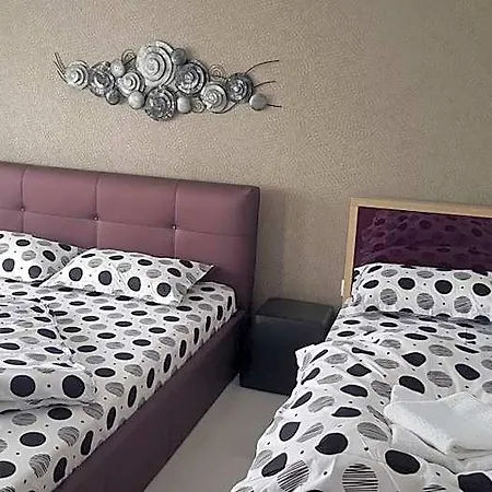 Fara Nume Hotel *